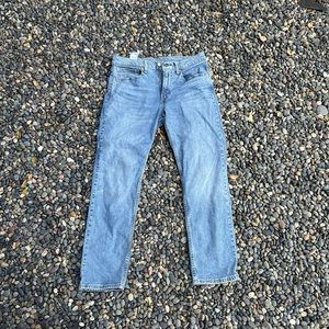 Levi’s 502 jeans